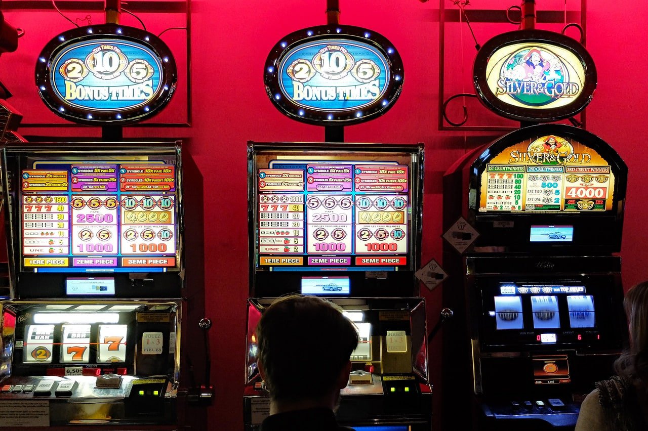 Fitur lengkap aplikasi download Calo78 untuk taruhan Olahraga live betting dan slot mobile